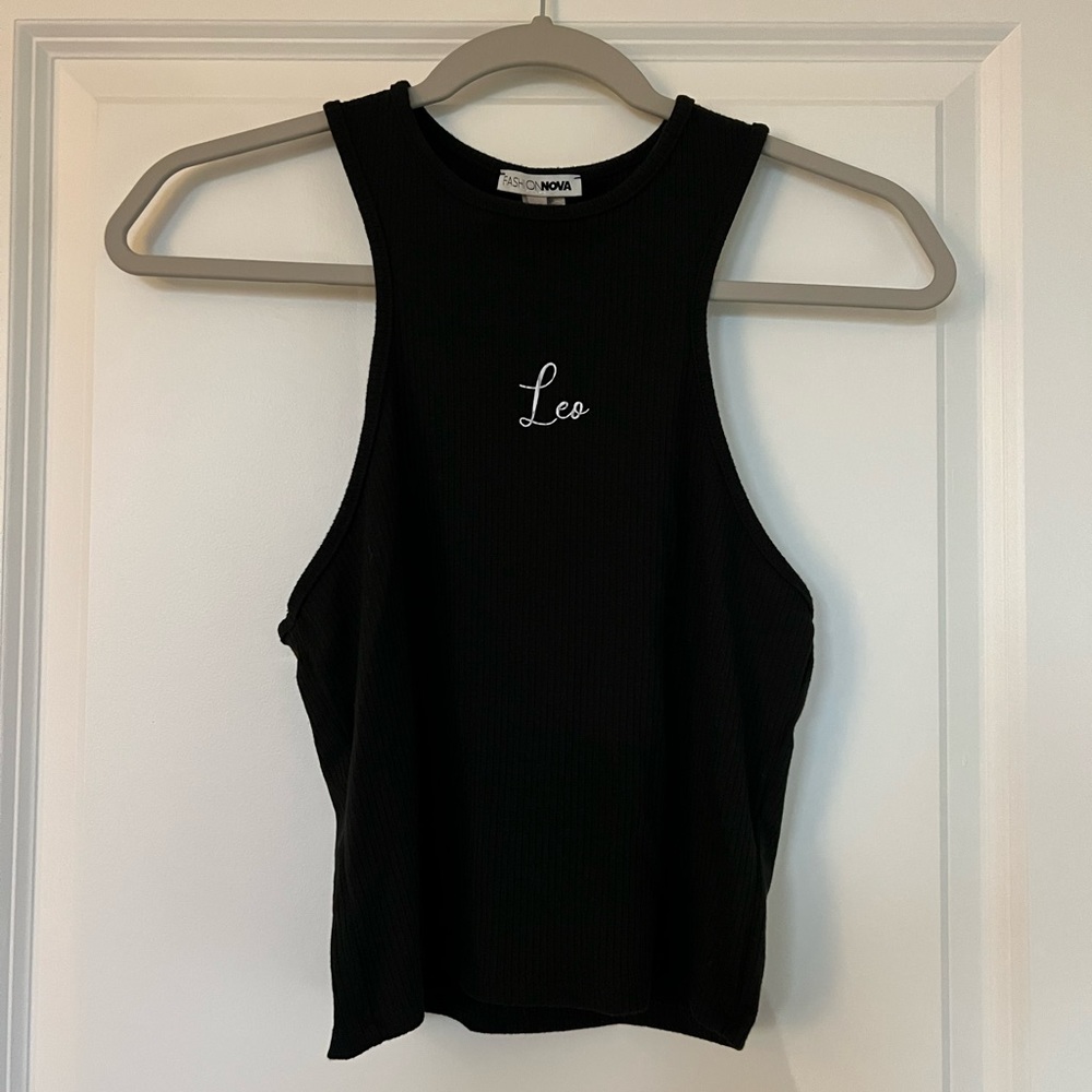 Fashion nova Leo sign cropped tank top